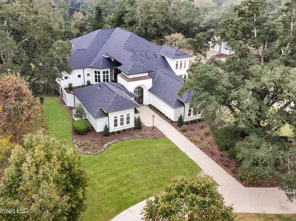 23340 Stablewood Cir, Pass Christian, MS 39571