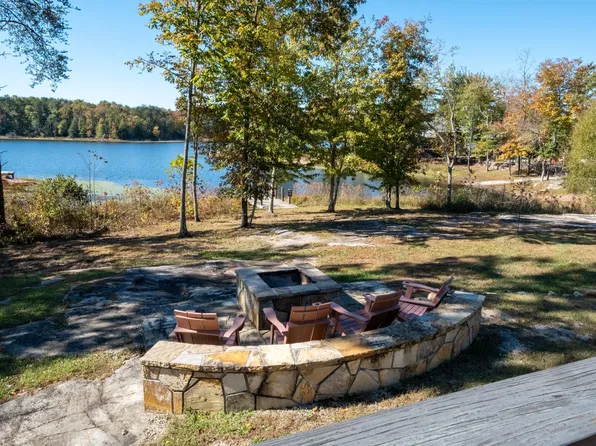 701 Waters Edge Way, Tracy City, TN 37387