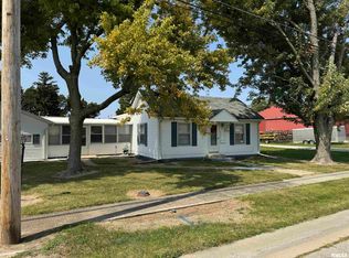 1001 S 6th St, Girard, IL 62640