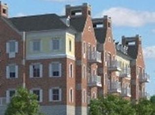 245 Cambridge St UNIT 202, Burlington, MA 01803
