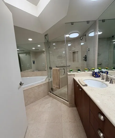 2777 Paradise Rd #807 — Photo 17