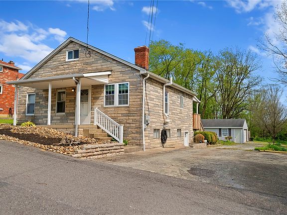 2nd image of 2724 Gould Dr