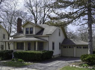 728 Division St, Barrington, IL 60010