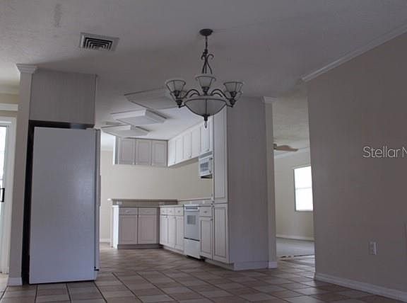 2nd image of 1470 Sandalwood Dr