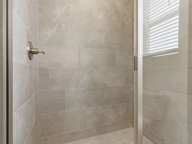 309 Lynwood Station Blvd — Photo 26