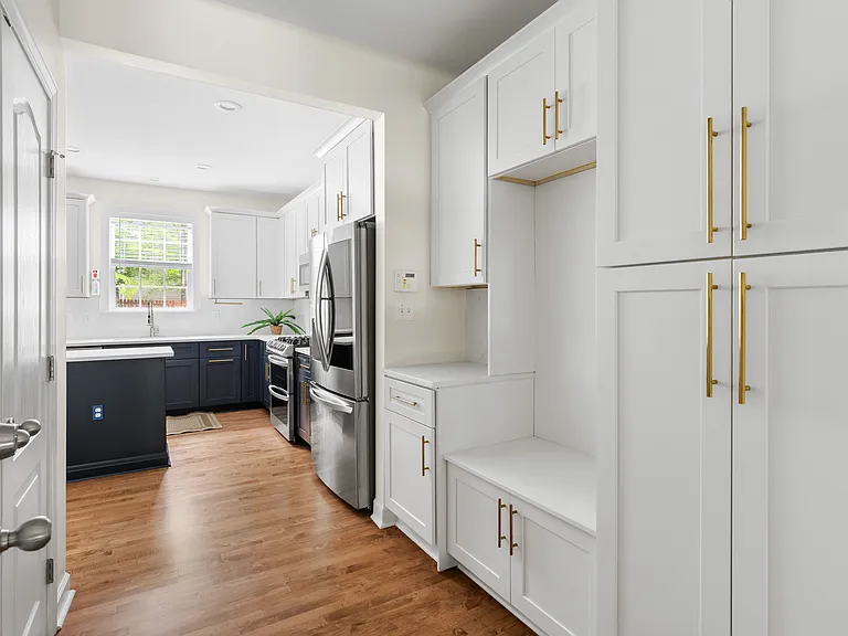 511 E Hatterleigh Ave — Photo 19