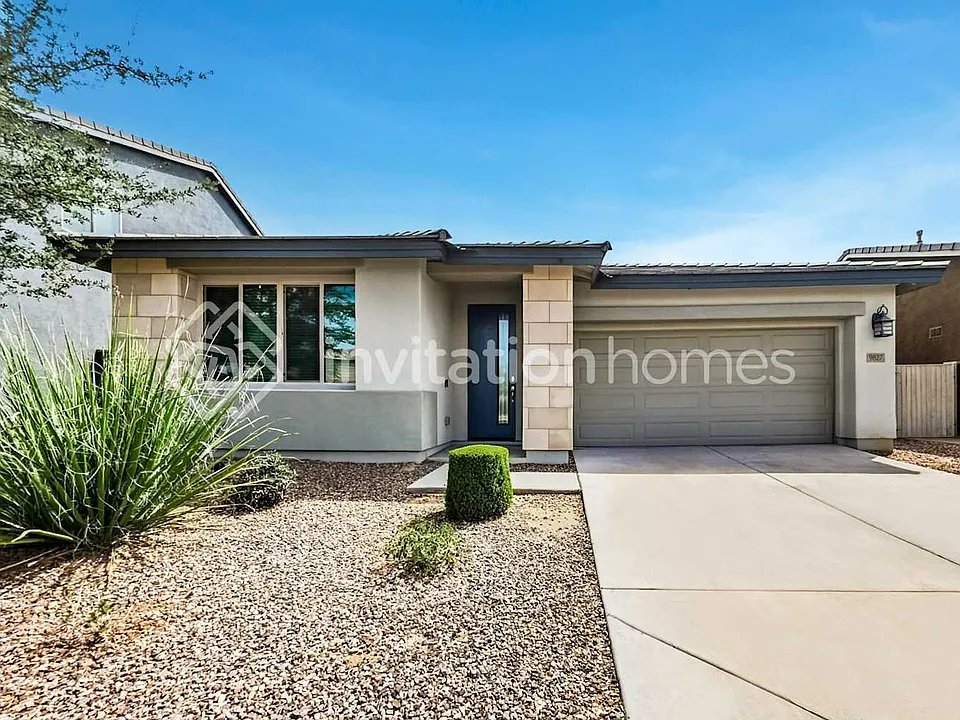 9827 E Suburban Dr