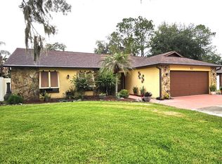 812 Sandalwood Dr, Plant City, FL 33563