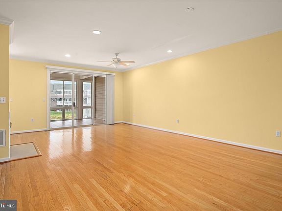 4th image of 38274 Bay Vista Dr