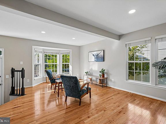 3rd image of 15769 Viewpoint Cir