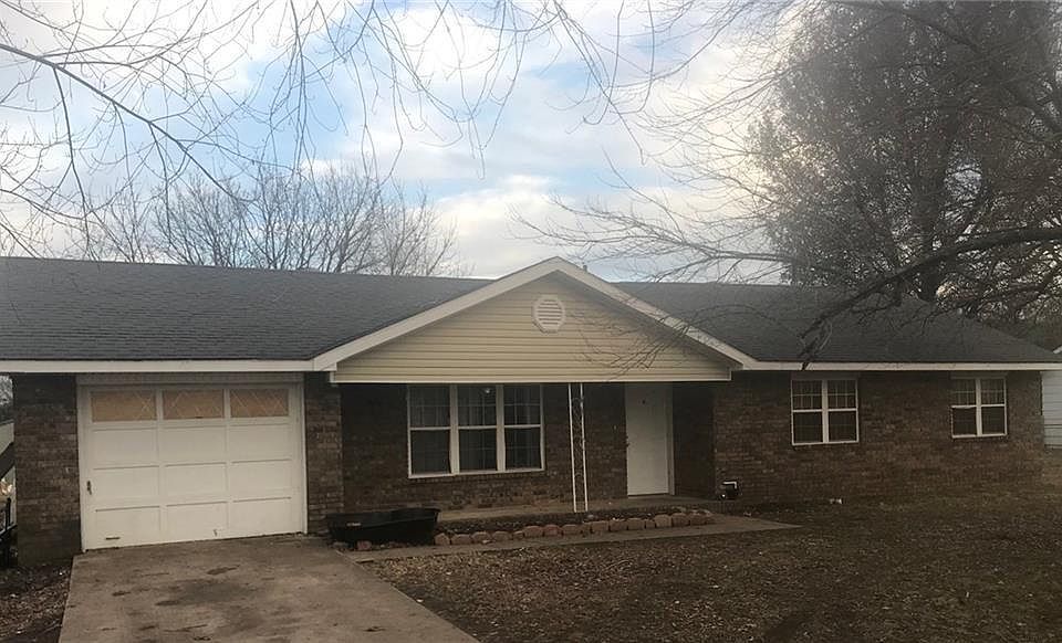 1st image of 2028 S Cline Ave