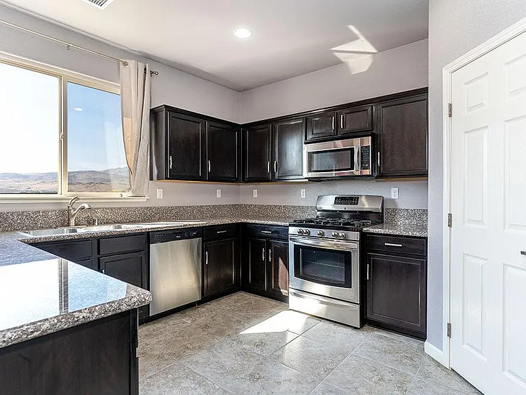 3715 Thistledown Ct — Photo 10