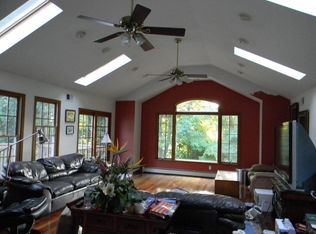 15 Heyward Hills Dr, Holmdel, NJ 07733