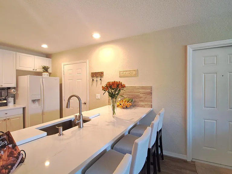 1747 N Dovetail Dr #A — Photo 5