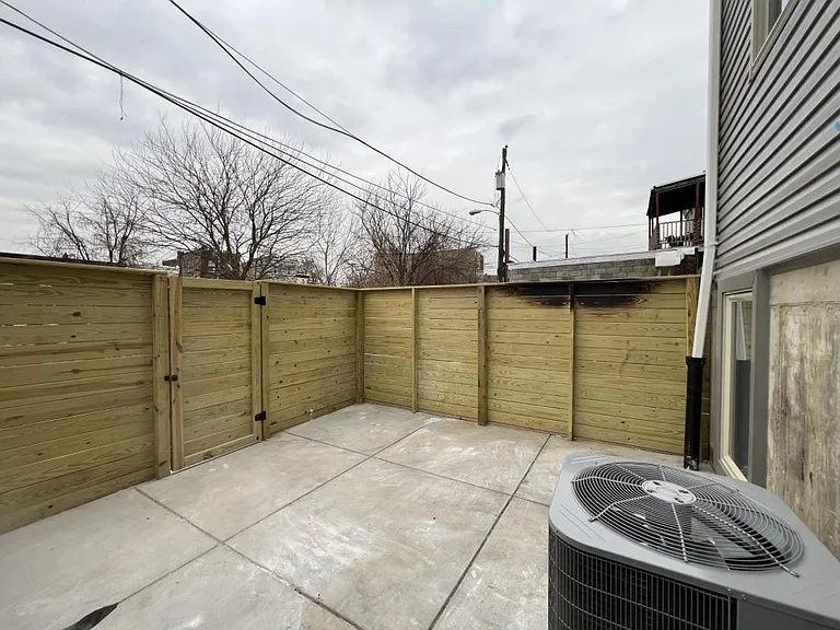 2439 N Marshall St — Photo 13