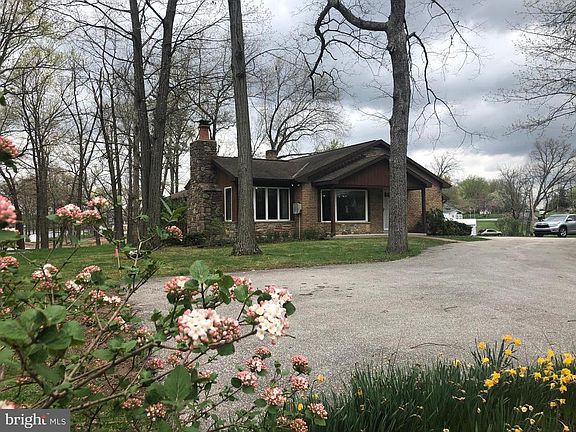4th image of 810 Heritage Dr
