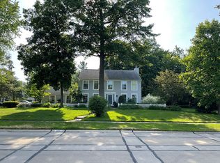 292 Westwind Dr, Avon Lake, OH 44012