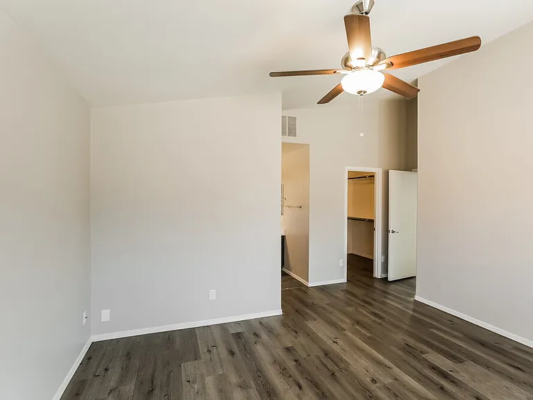 25739 W Saint Catherine Ave — Photo 10