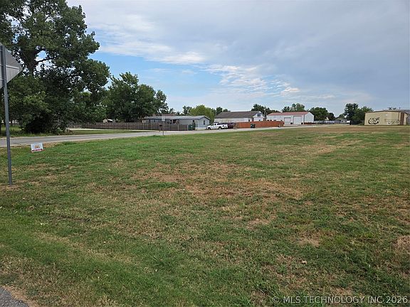 2nd image of 12 W 20th Hwy