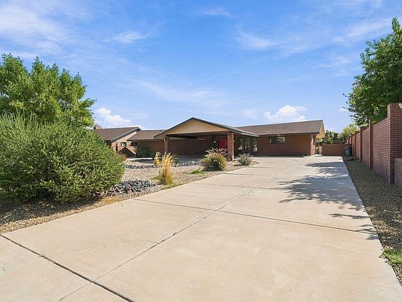 2nd image of 1125 W Goldenrod Cir