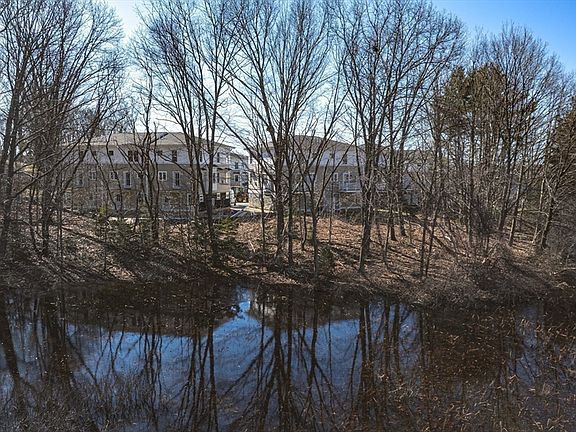 5th image of 19 Hines Way #19
