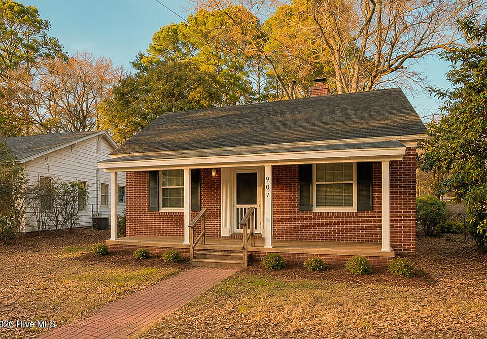 1st image of 907 E Walnut Street
