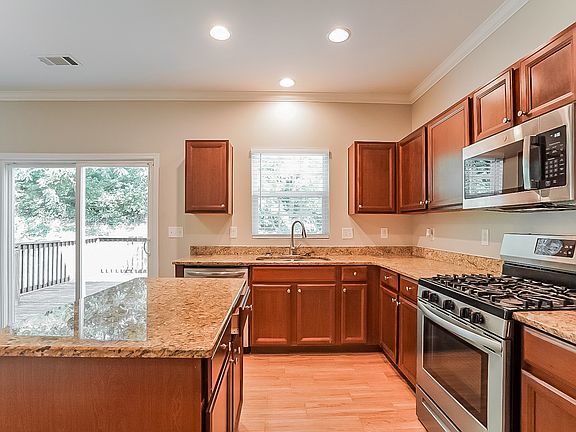4th image of 1801 Cottage Grove Way