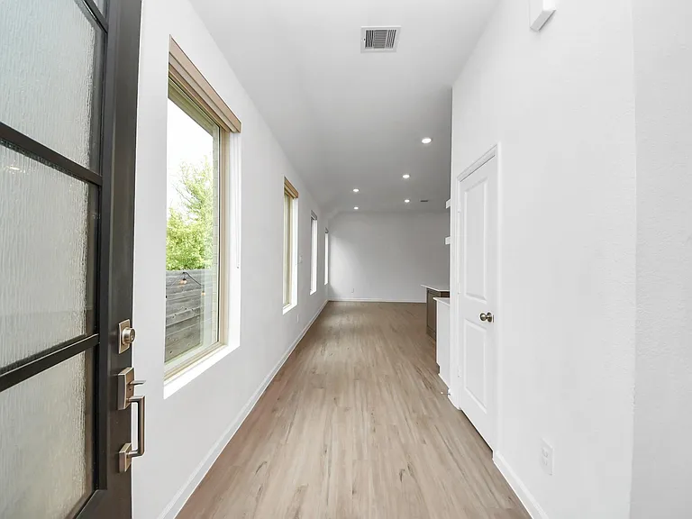 15623 Red Panda Rd — Photo 3