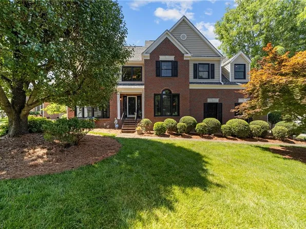 4705 Crystal Lake Dr, Greensboro, NC 27410