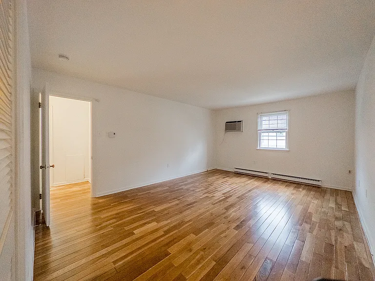 Hampshire Place Townhomes — Photo 5