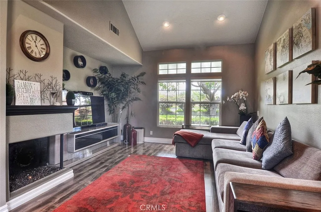 3 bed, 1524 sqft, $5,500 — Photo 4