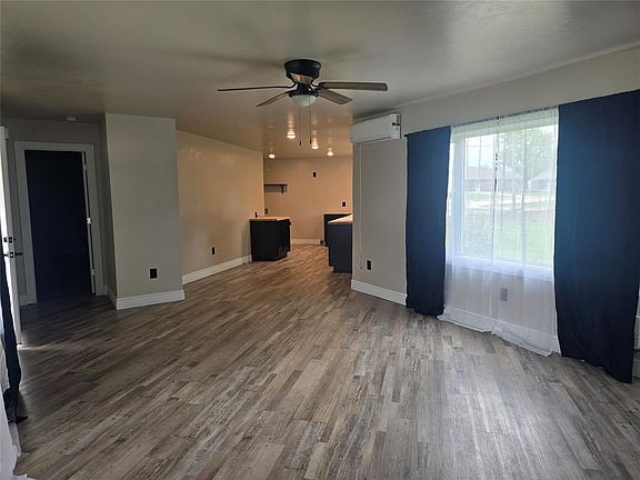 5th image of 1015 N Rangeline St