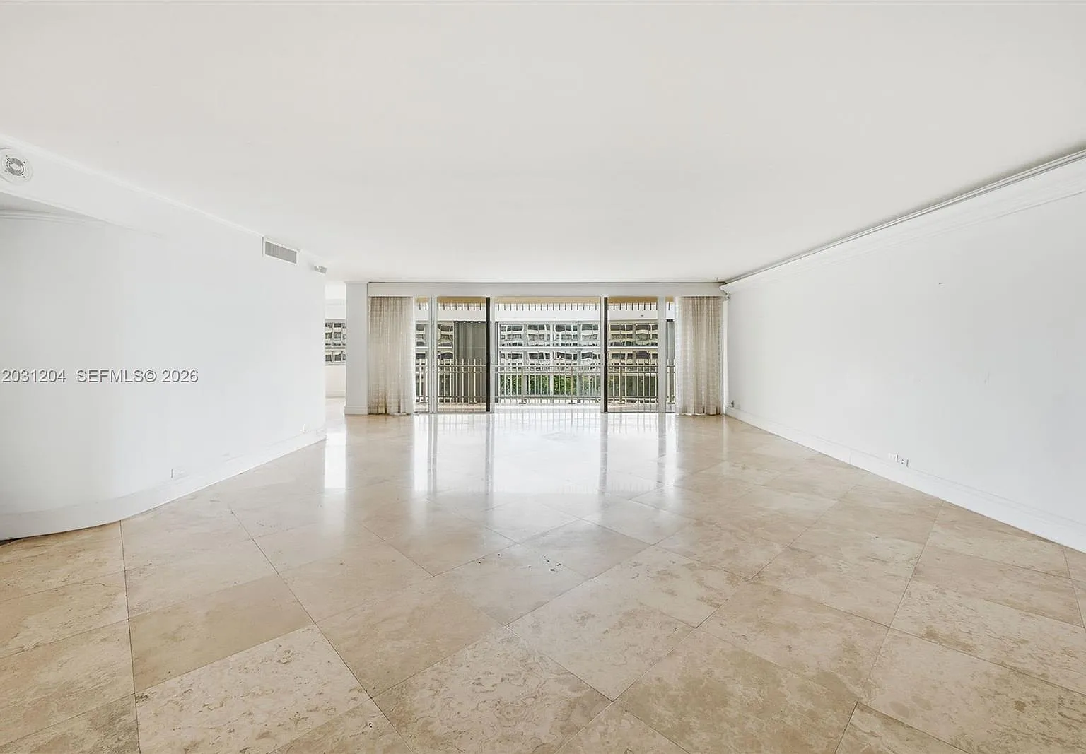 Grove Isle Condo — Photo 4