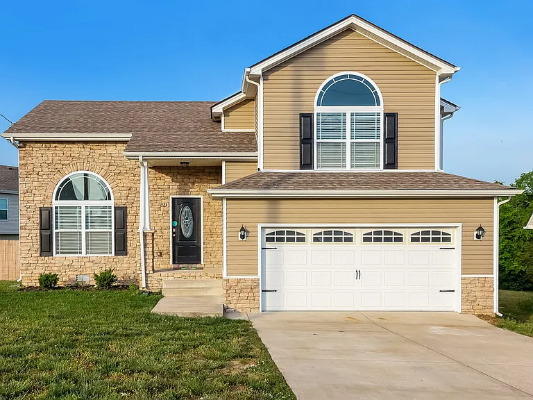 713 Wildwood Dr — Photo 1