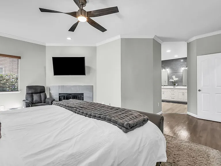 2435 Pinehurst Ct — Photo 24