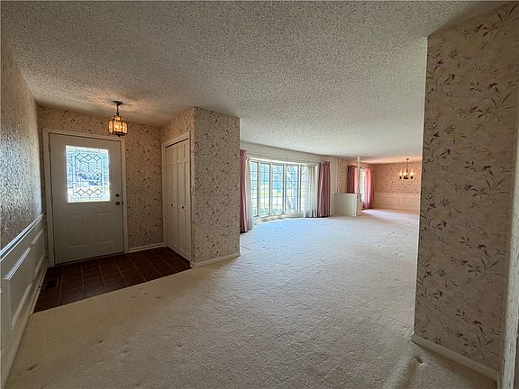 5th image of 24 S Country Club Rd