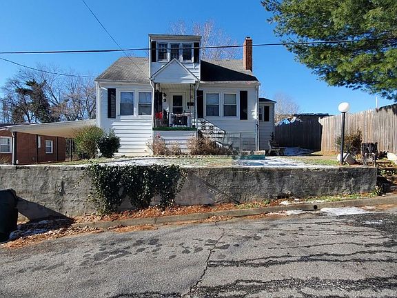 2nd image of 402 1st St