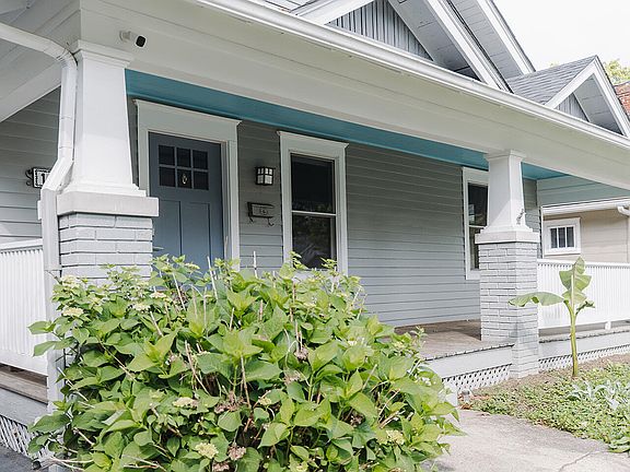 4th image of 1010 Aurora Ave