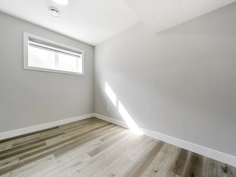 595 Black Stone Blvd #B — Photo 12