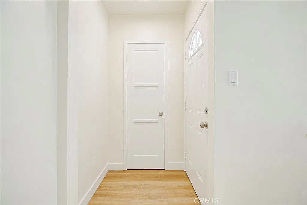 3 bed, 1104 sqft, $4,500 — Photo 3