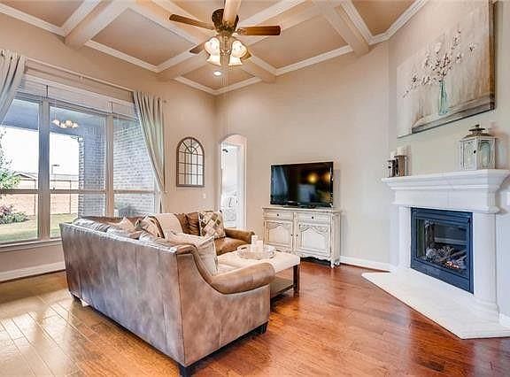 4th image of 9421 Sydney Marilyn Ln