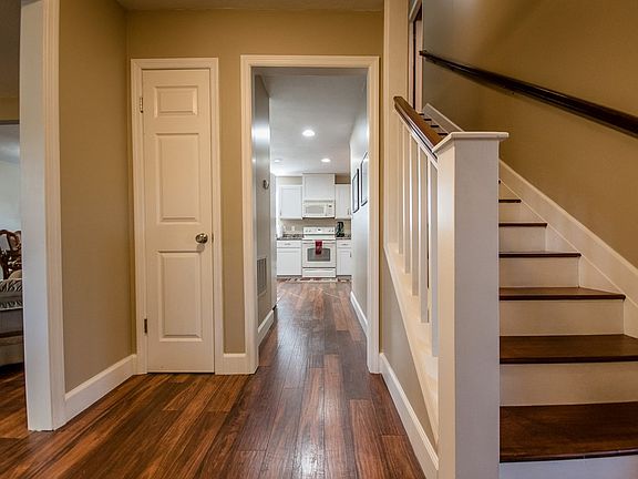 2nd image of 4221 Thornwood Way