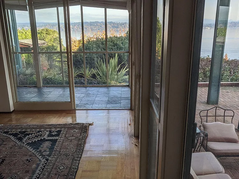 Dining Room looking out to Bellevue through slate solarium