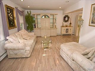 4th image of 92 Woodview Ln