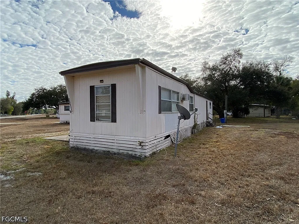 2 bed, 1.0 bath, 800 sqft, $850 — Photo 1