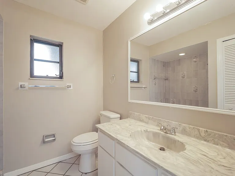 1329 SE 12th St — Photo 14