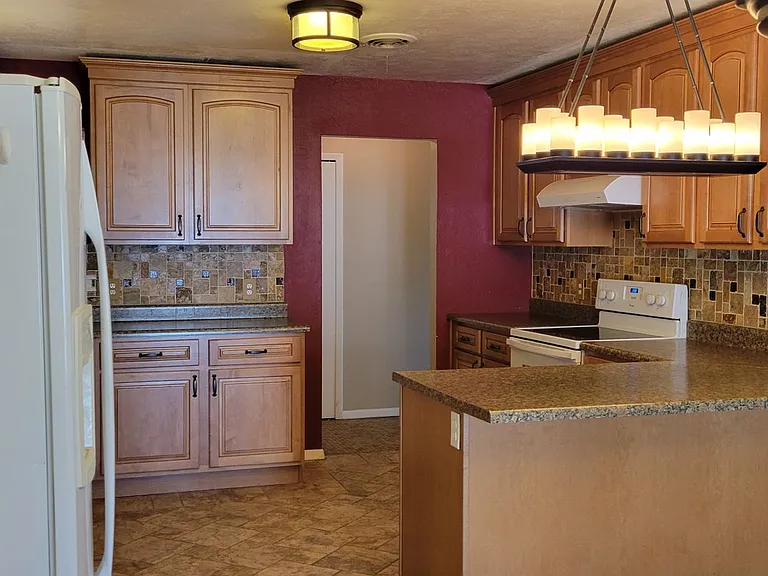 904 John Doe St — Photo 3