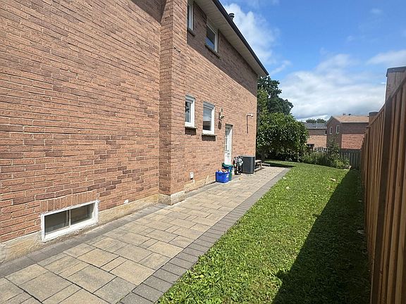 3rd image of 50 Adrian Cres
