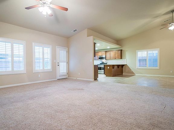 4th image of 3081 N Pearwood Ave