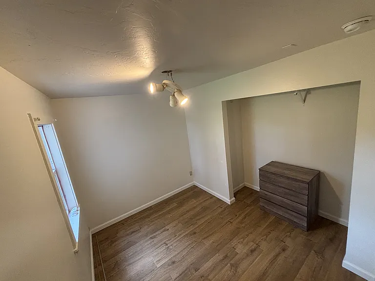 2835 NE Highway 20 — Photo 9